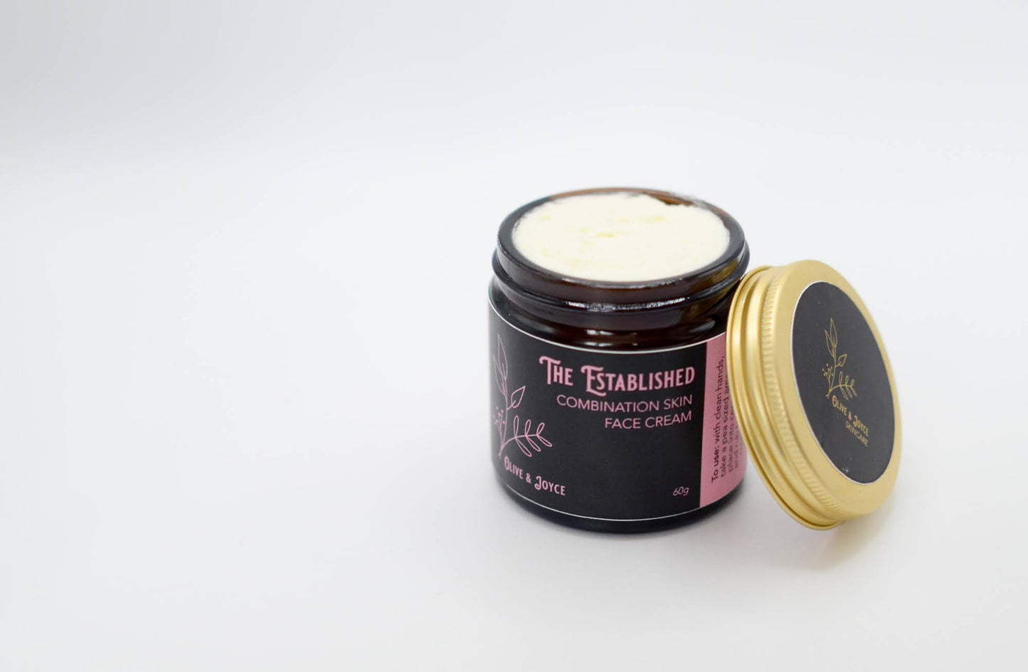 natural skincare for oily t-zone and dry cheeks skin by the natural skincare company