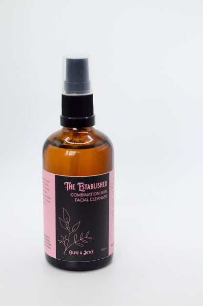 natural skincare oil cleanser for oily t-zone and dry cheeks skin by the natural skincare company